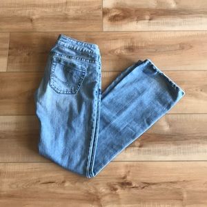 Silver Jeans Tuesday. Distressed. 29x33